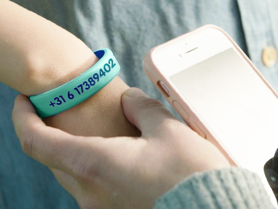 SOS Armband kind – tweekleurig